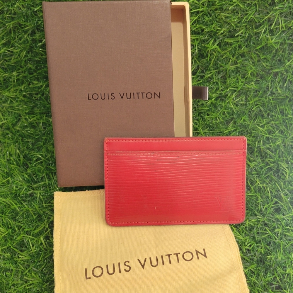 Louis Vuitton Epi Card Holder - Picture 2 of 16